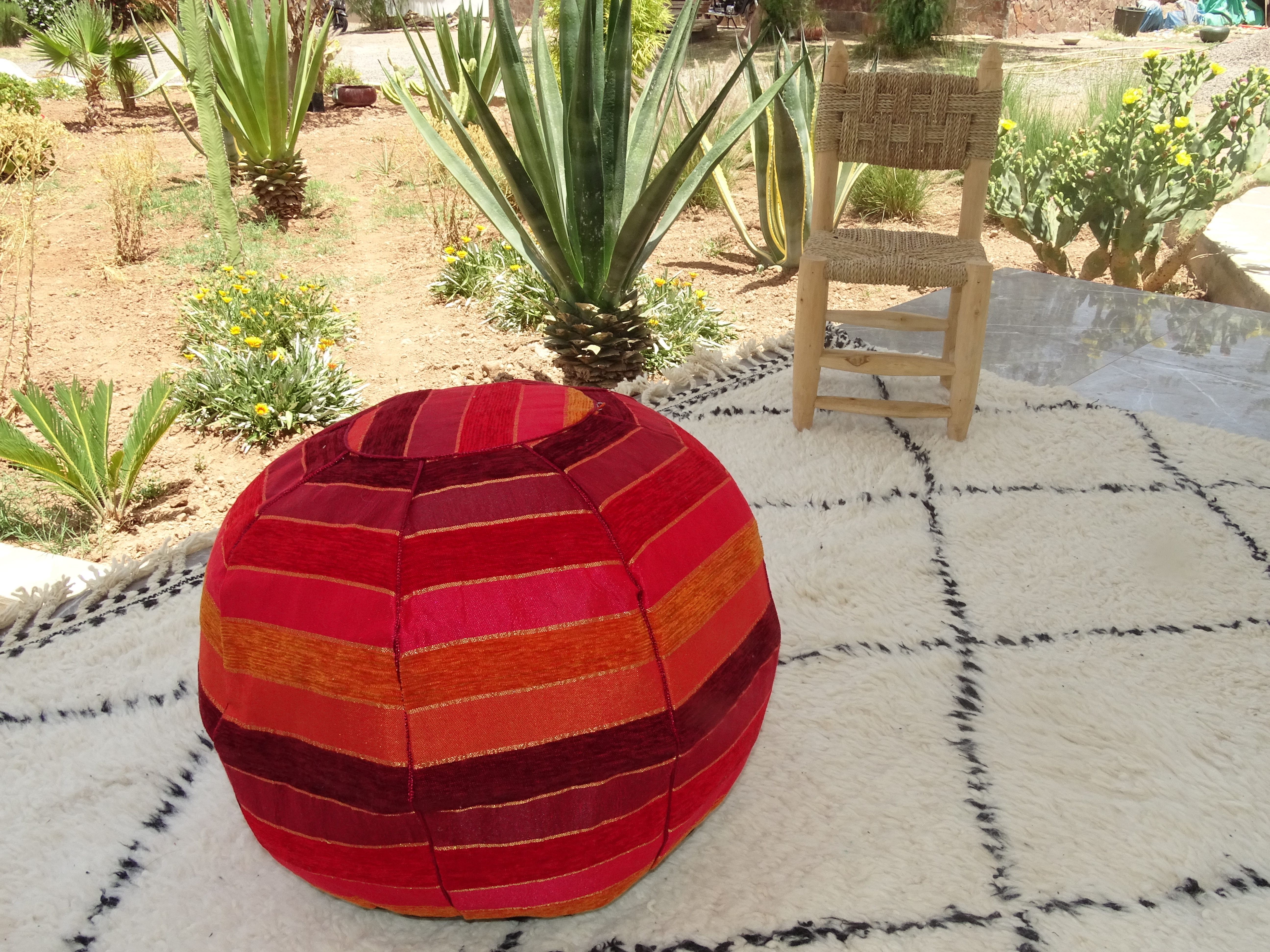 Tapis berbère Poufs kilim or sabra #52194